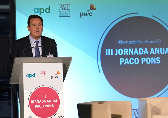 Foto La ponencia de Emilio Mateu, CEO Executive Director de TCI Cutting, durante la III Jornada Anual Paco Pons destaca la oportunidad de España de convertirse en la fábrica de Europa.